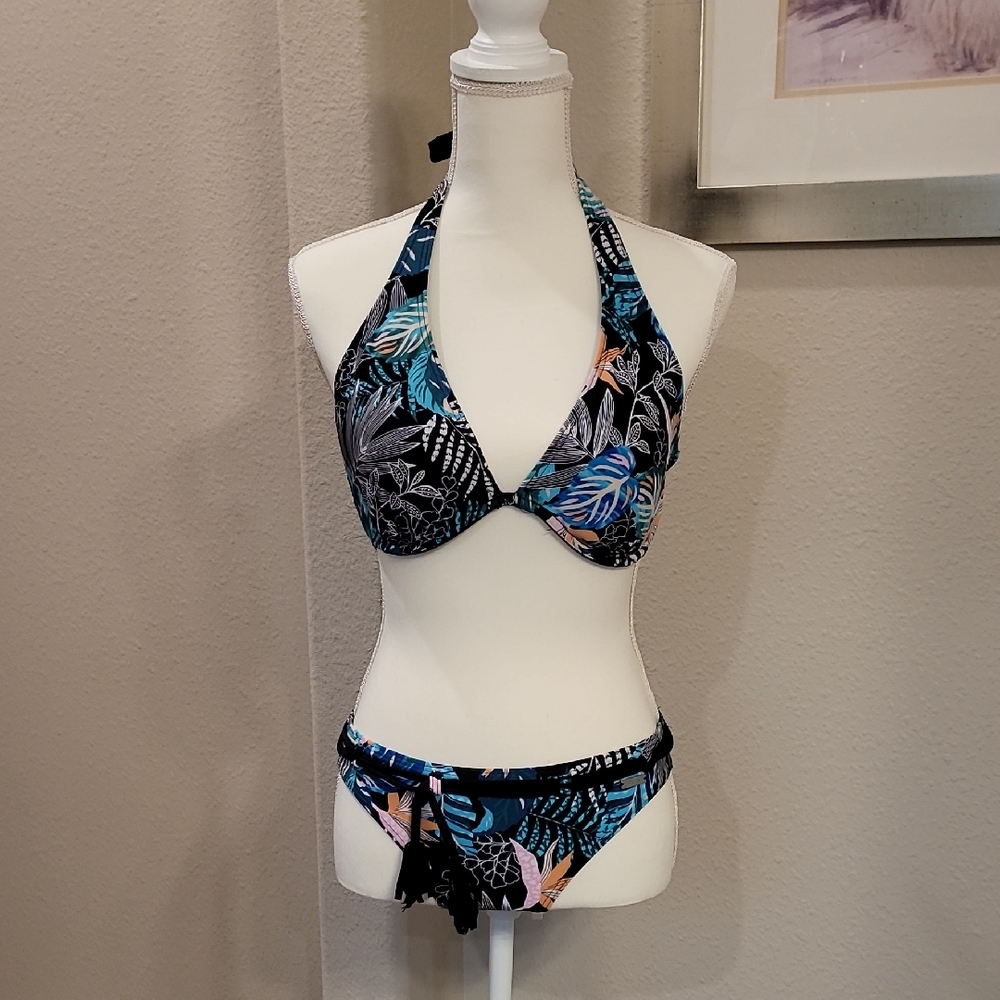 Tropical Leaf Print Halter Bikini Set